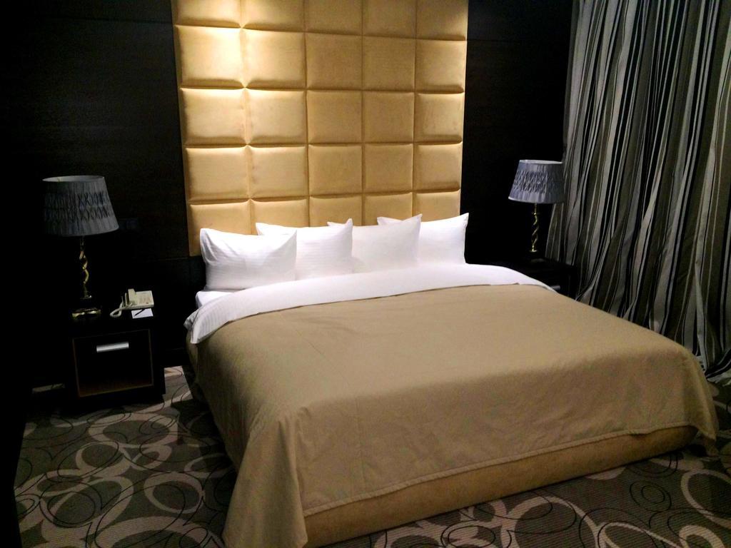 Royal Plaza Hotel And Casino Kapchagay Camera foto