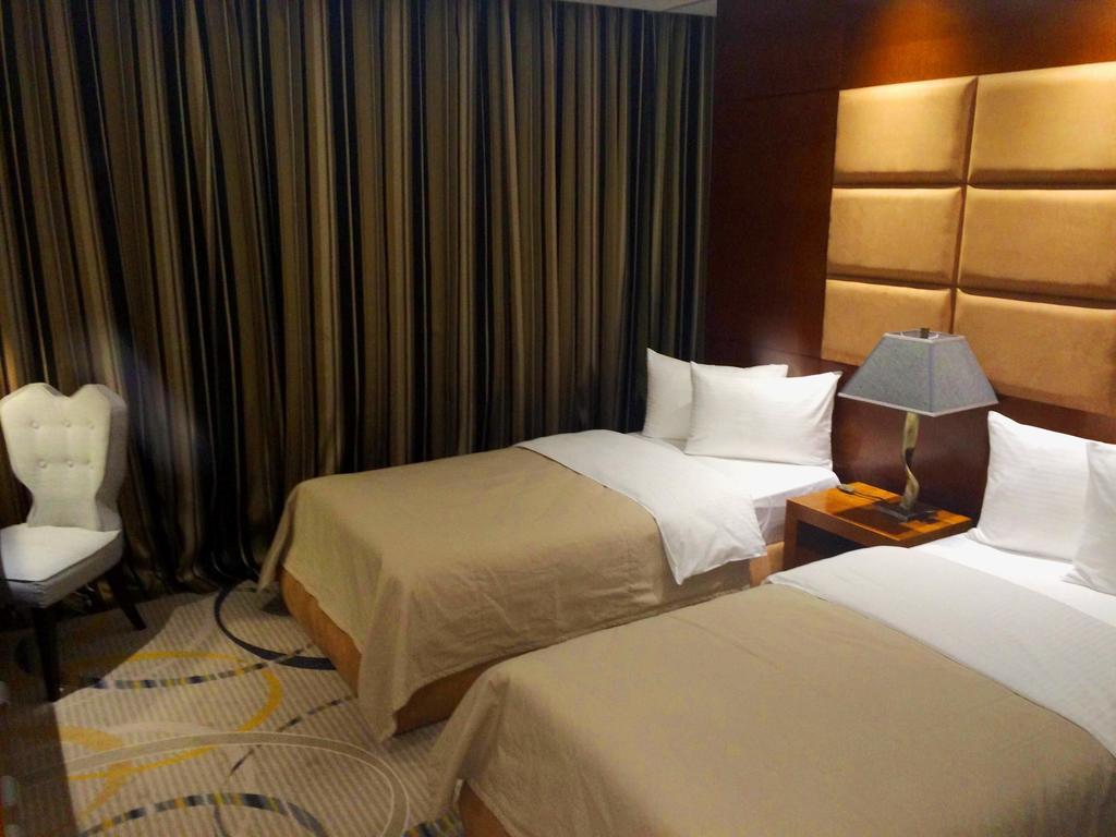 Royal Plaza Hotel And Casino Kapchagay Camera foto