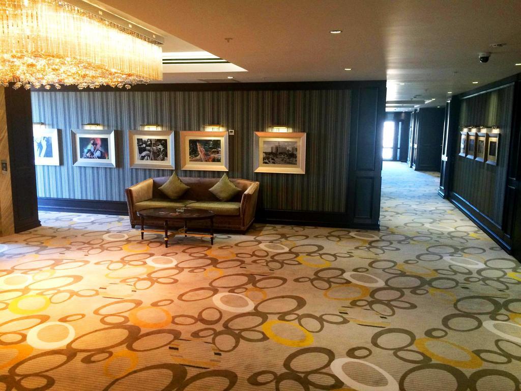 Royal Plaza Hotel And Casino Kapchagay Esterno foto