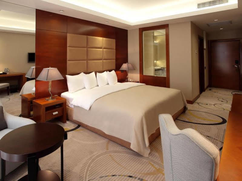 Royal Plaza Hotel And Casino Kapchagay Esterno foto